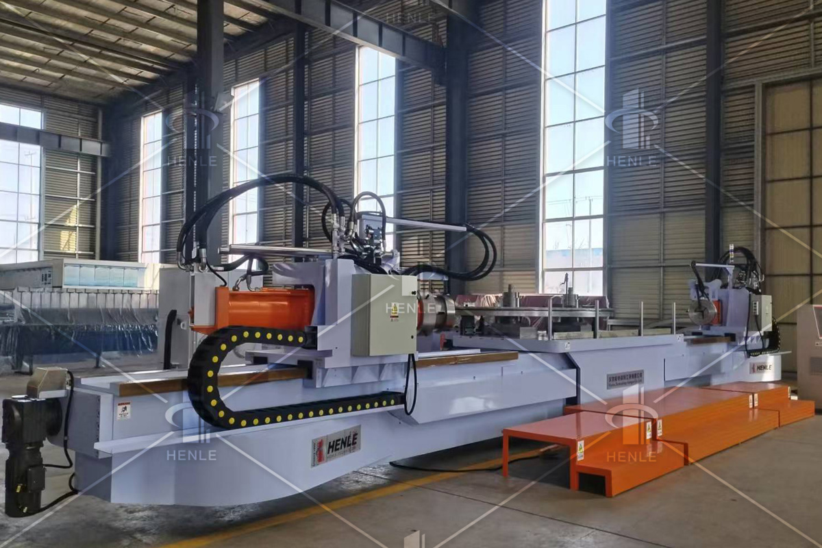 伺服數(shù)控拉彎?rùn)C(jī)的特點(diǎn)及用途，答案解析